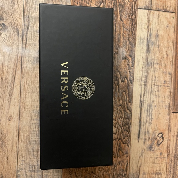 Versace Men Sunglasses - Picture 3 of 4